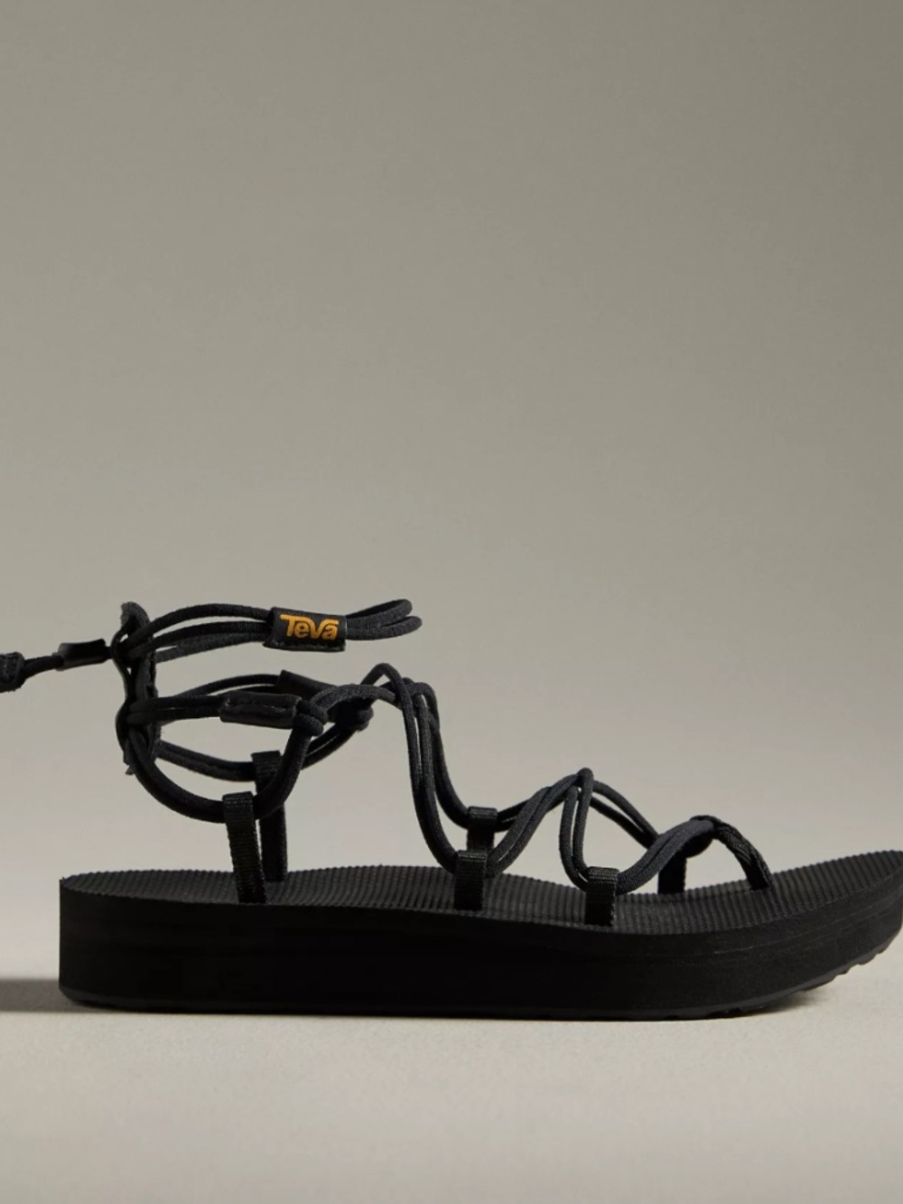 Teva Midform Infinity Sandals in Black Size 6